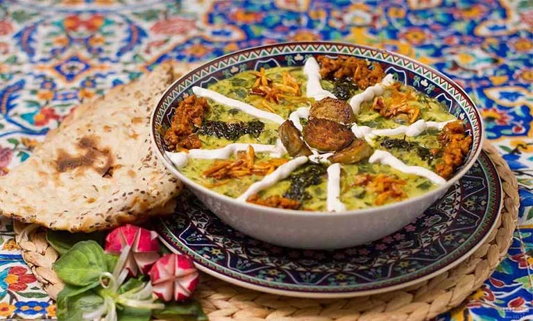 طرز تهیه 5 آش سنتی با طعمی بینظیر + فوت و فن آن